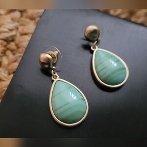 Chico's Marbled Mint Teardrop Dangle Earrings, Hammered Gold Tone Stud